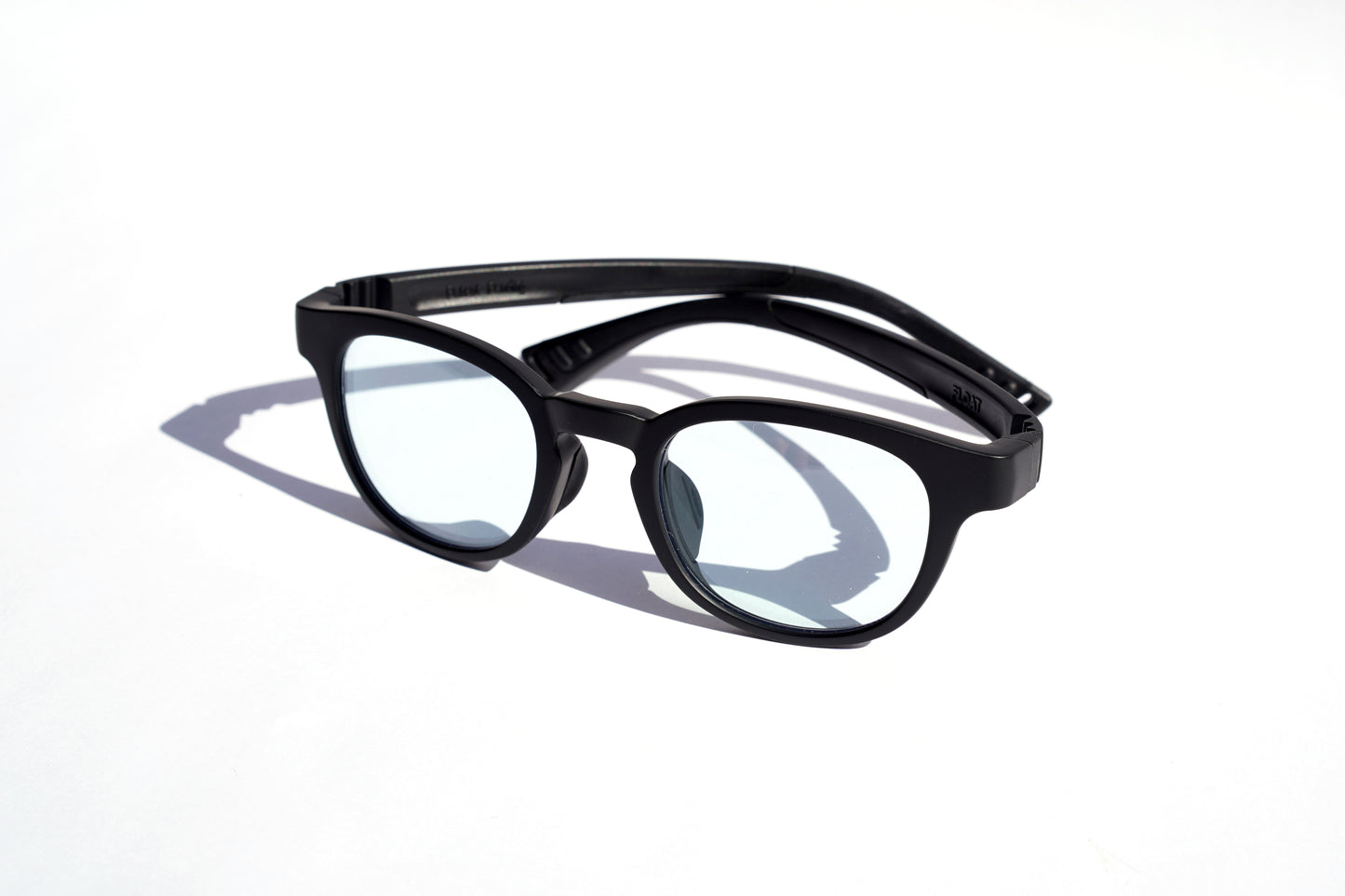 「TRAIL&NIGHT」LYELL MAT BLACK / BRIGHT BL